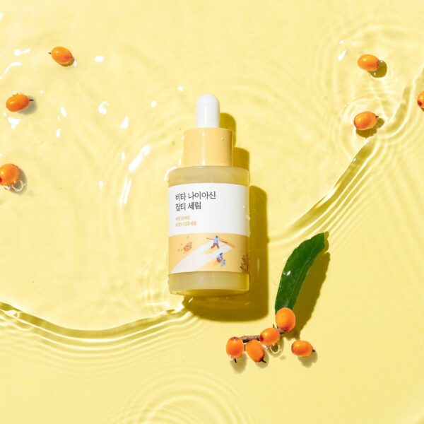 Освітлювальна сироватка з вітаміном C та ніацинамідом ROUND LAB Vita Niacinamide Dark Spot Serum 30 ml - Зображення 3